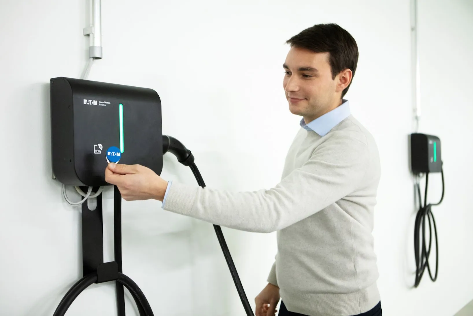 Green Motion la borne de recharge écoresponsable pour véhicules électrique
